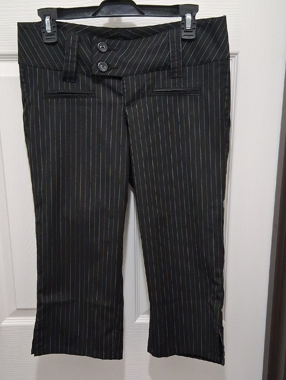 Rue21 Y2k Black Pinstripe Button-Detail Capri